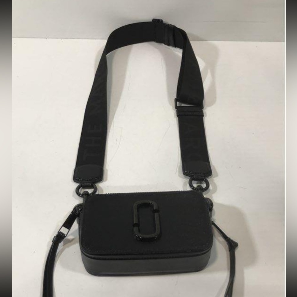 Women’s Marc Jacobs Snapshot Black Crossbody Bag with Wide Strap
